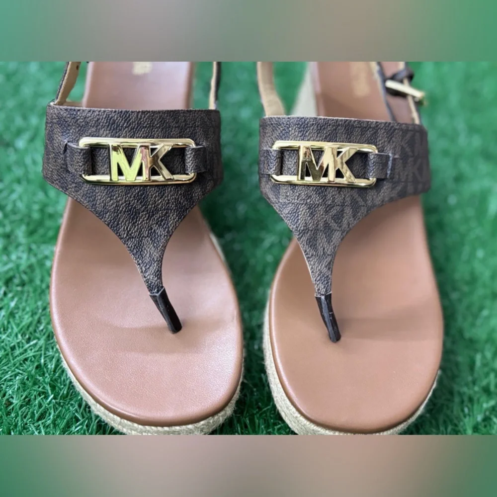 Michael Kors Brown Espadrilles‎ Sandals with Chain Embellishments Size 8.5M